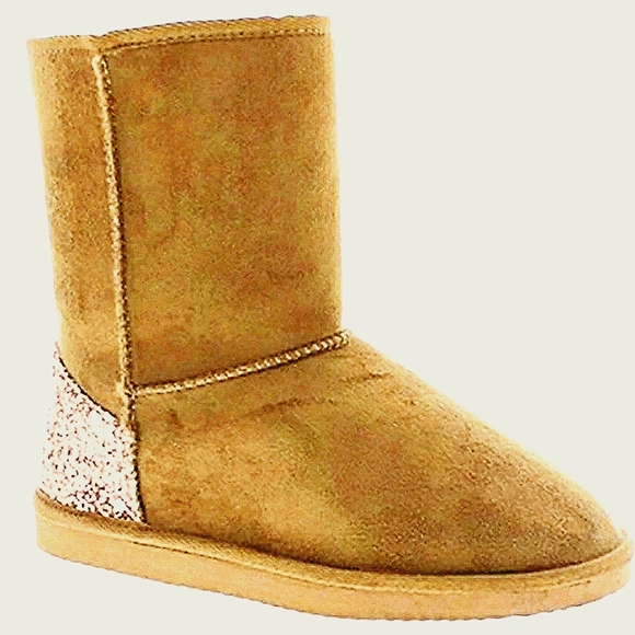 ***SOLD***       NWOB*  Rose Gold Heel Cozy Boots - Picture 1 of 6